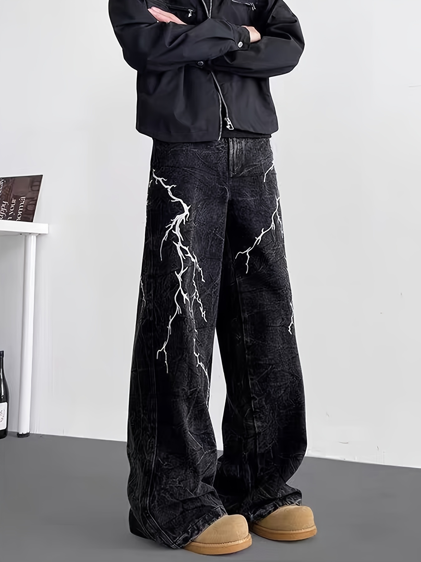 Embroidery On Jeans - American high-street design with lightning-inspired embroidery