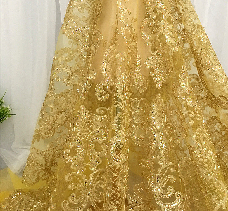 Golden Yellow European Court H - Embroidery Yellow recension och pris
