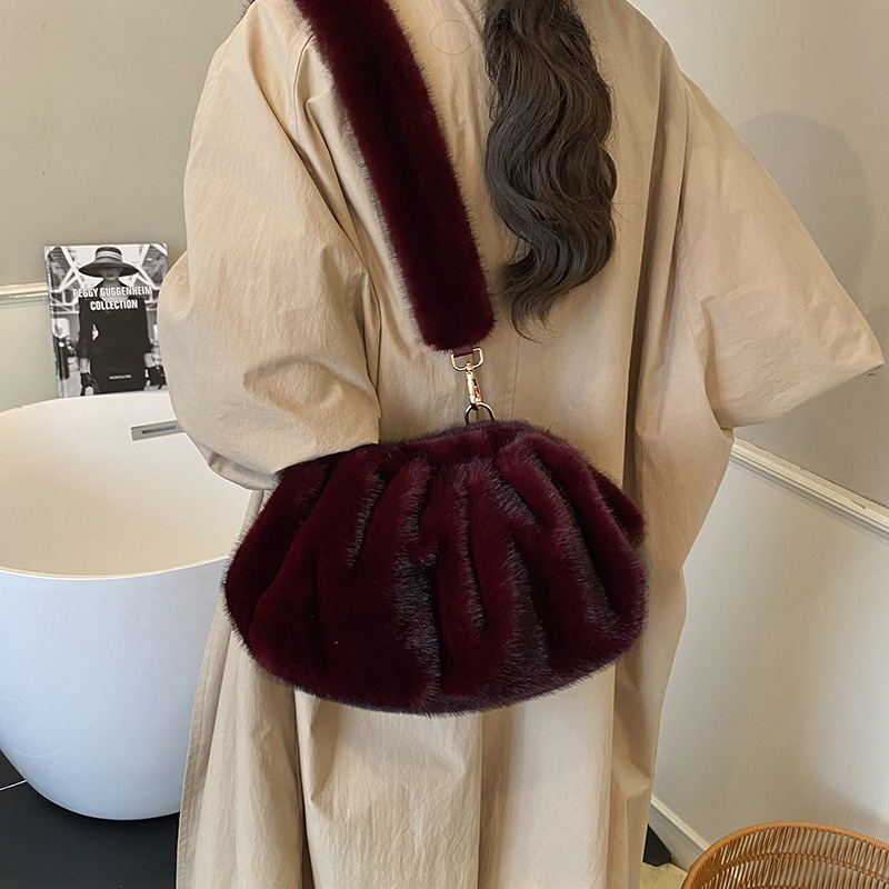 Winter Texture Simple Crossbod - Embroidery Texture recension och pris