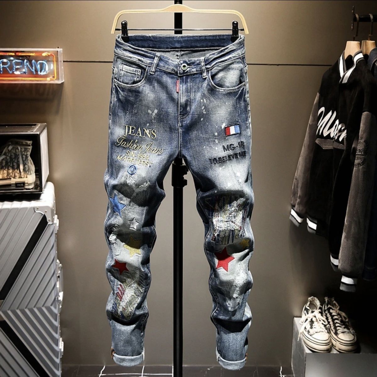 High-end American Heavy Indust - Embroidery On Jeans recension och pris