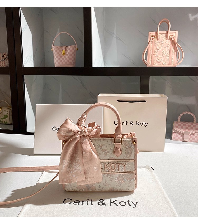 Luxury Embroidery Casual Tote  - Embroidery Texture recension och pris