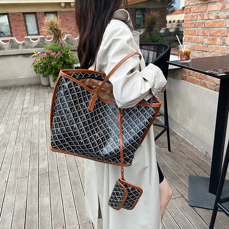 Fashionable Versatile Tote Bag - Embroidery Kit Pouch recension och pris